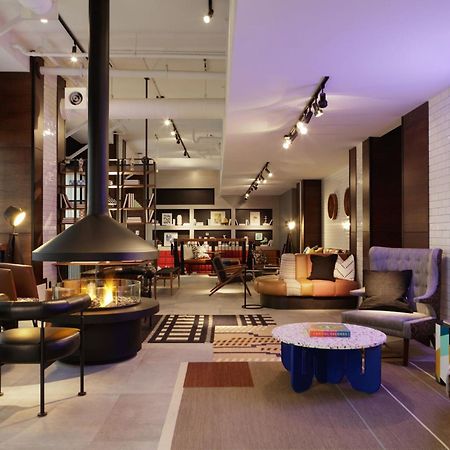 ホテル Moxy Richmond Downtown エクステリア 写真